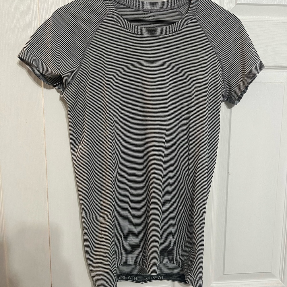 Women’s Lululemon Swiftly Tech Short Sleeved Shirt